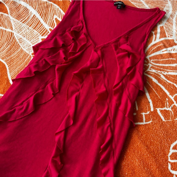 Express V-Neck Ruffle Tank Top - Picture 3 of 10